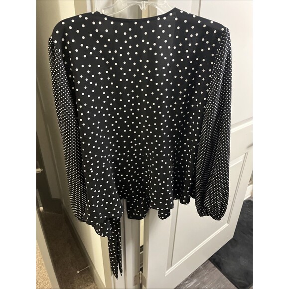 Versona Polka Dot Women's Top Size XL Black And White Blouse - Tie close - Picture 4 of 5